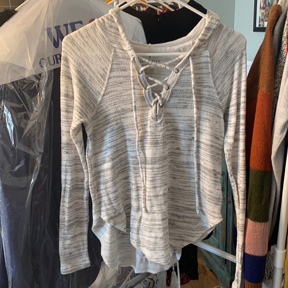 AE lace up top